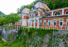 Băile Herculane rămân fără apă termală!? Problema licenței de exploatare revine în atenția Consiliului Județean