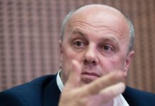 Tensiuni politice la nivel național: Primarul Reșiței critică inițiativa PSD privind un referendum intern