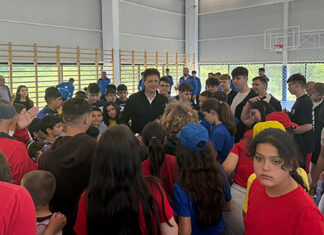 Generația de Aur sprijină școlile din Grădinari și Socol prin Gică Popescu