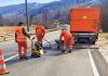 Reparații pe drumurile intens circulate din vestul României. Echipele se mută pe noi sectoare (galerie foto)